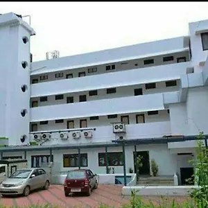 https://queens-tourist-home.kerala-hotels.net